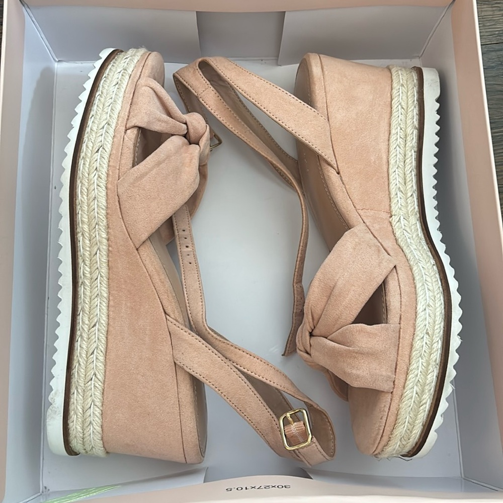 Baby pink sandals size US 9W